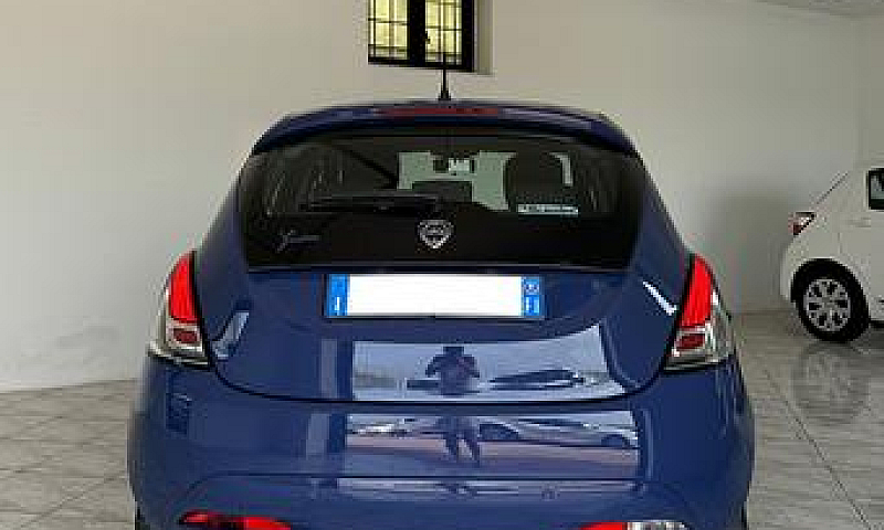 Lancia Ypsilon 1.3 M...