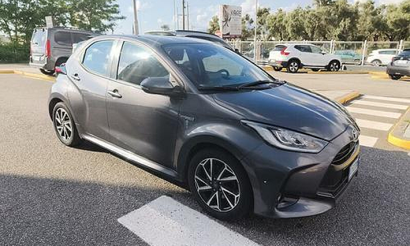 Toyota Yaris 1.5 Hyb...