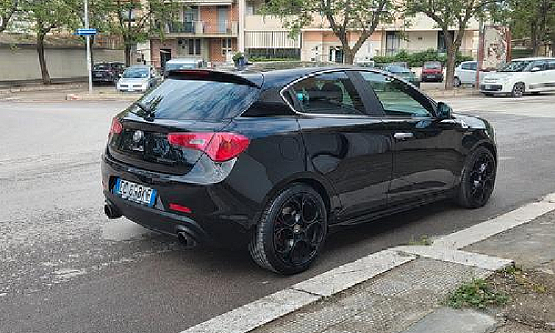 Alfa Romeo Giulietta...
