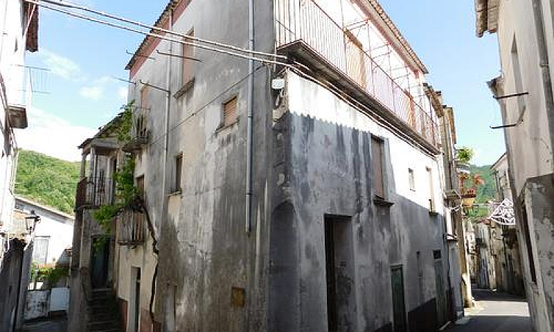 Palazzina Borgo Lain...
