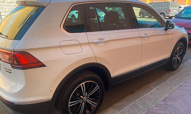 Tiguan 4Motion Execu...