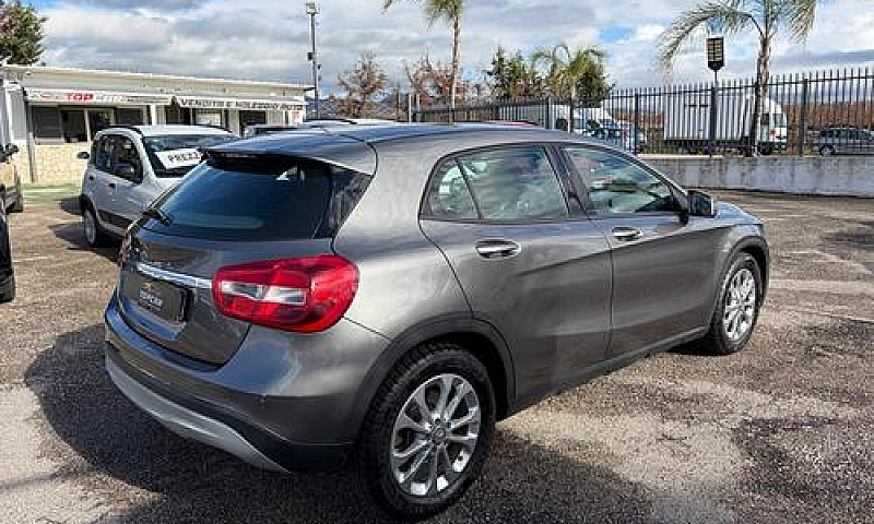 Mercedes-Benz Gla 18...