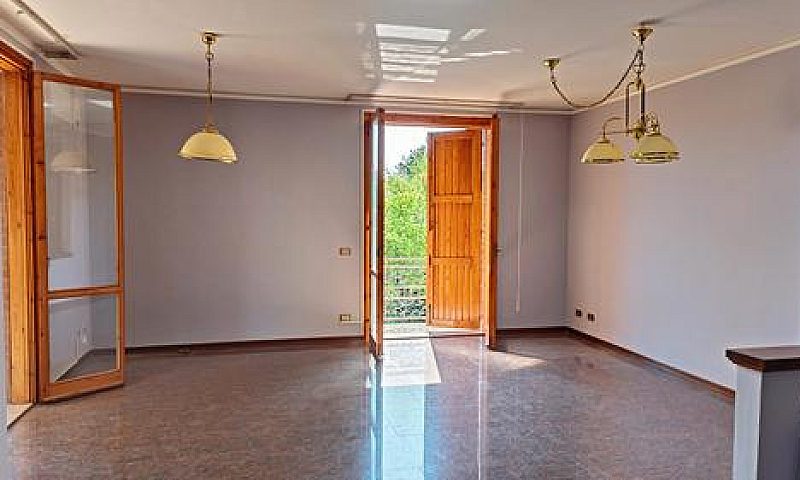 Appartamento In Solu...