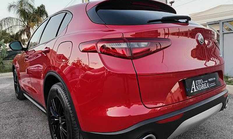 Alfa Romeo Stelvio 2...