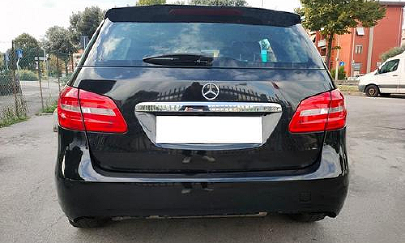 Mercedes-Benz B 180 ...