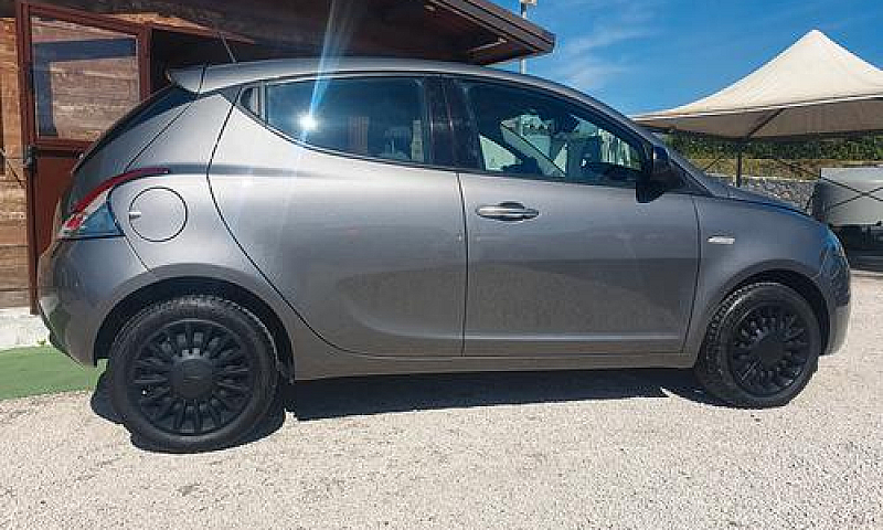Lancia Ypsilon 1.0 F...