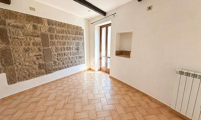 2 Locali A Viterbo...