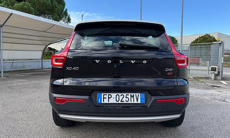 Volvo Xc40 D4 Awd Ge...