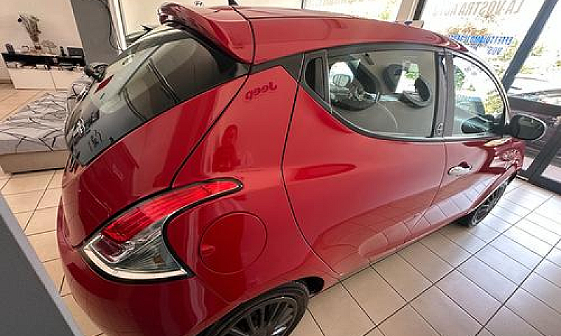 Lancia Ypsilon 1.2 6...