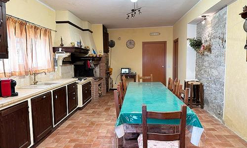 Casa Singola Con Gia...
