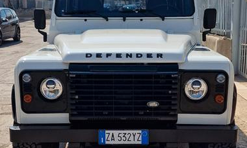 Land Rover Defender ...