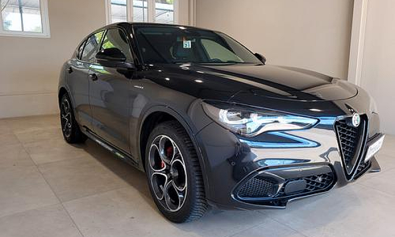 Alfa Romeo Stelvio V...