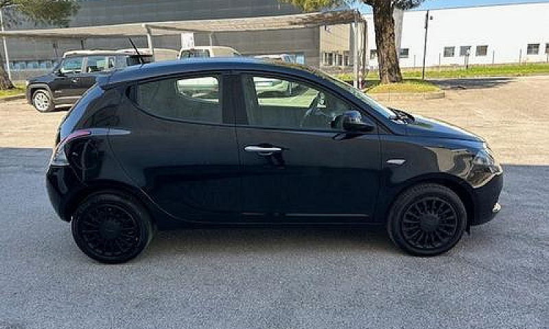 Lancia Ypsilon 1.0 F...