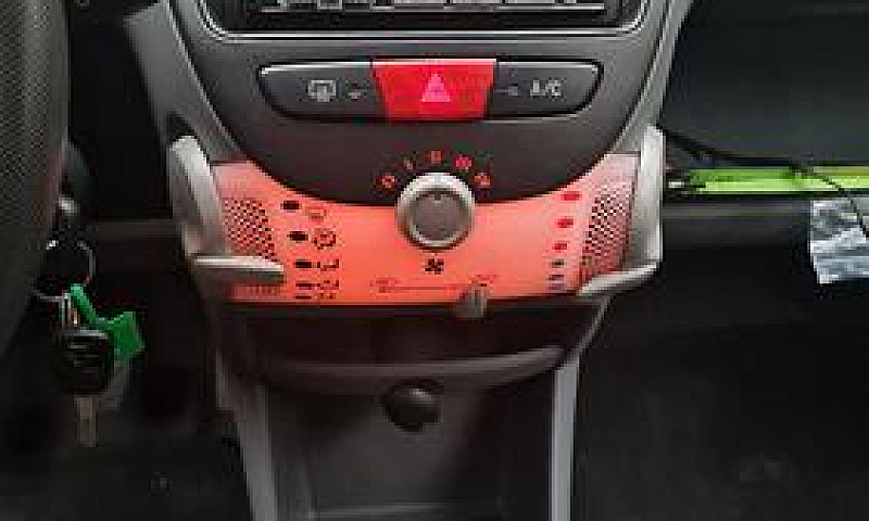Peugeot 107 1.0 68Cv...