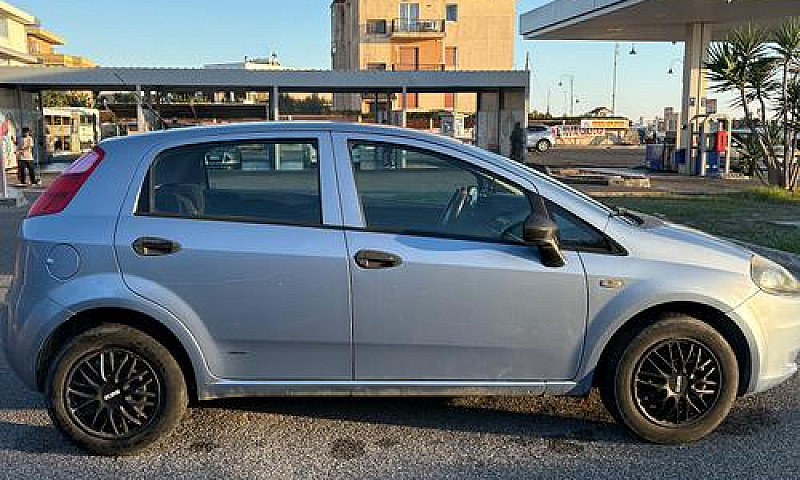 Auto Fiat Grande Pun...