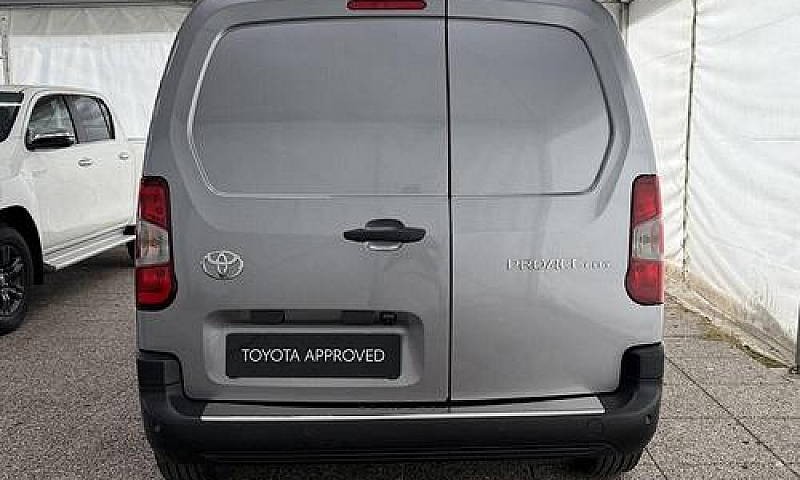 Toyota Proace City 1...