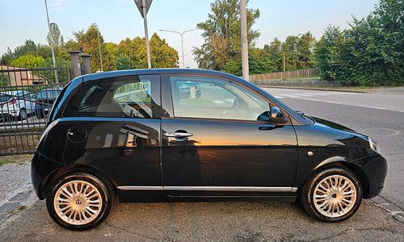 Lancia Ypsilon 1.2 6...