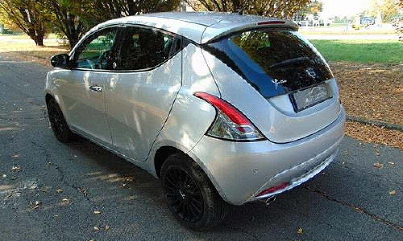 Lancia Ypsilon 3ª Se...