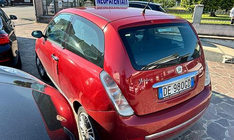 Lancia Ypsilon 1.2 A...