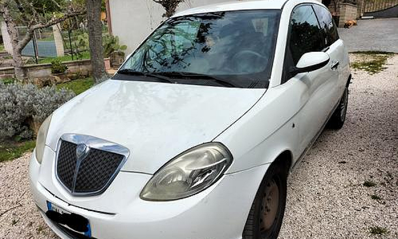 Lancia Ypsilon - 200...