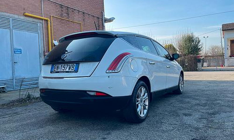 Lancia Delta 1.4 T-J...