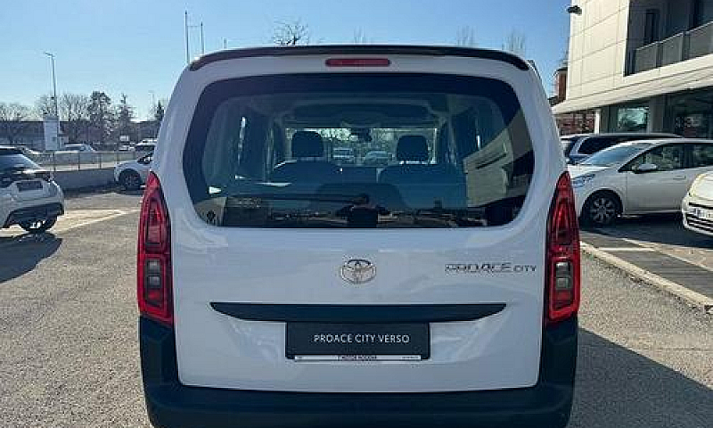 Toyota Proace City V...