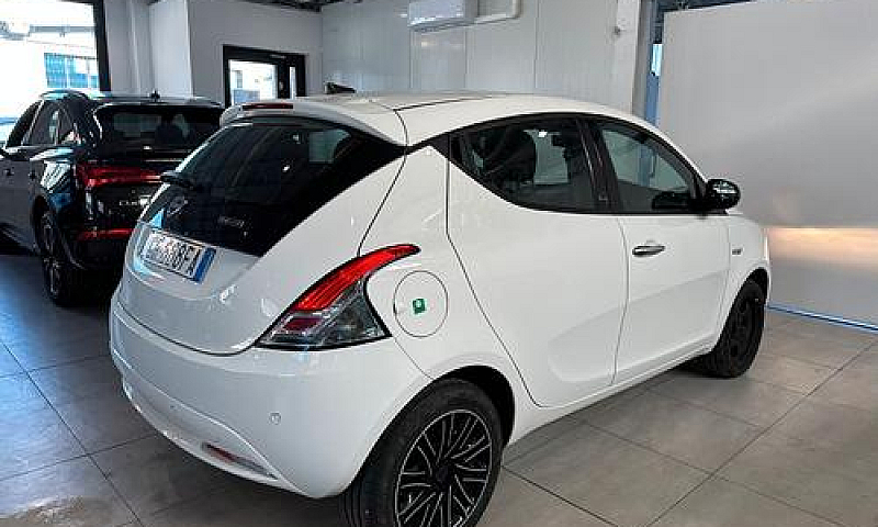 Lancia Ypsilon 1.0 F...