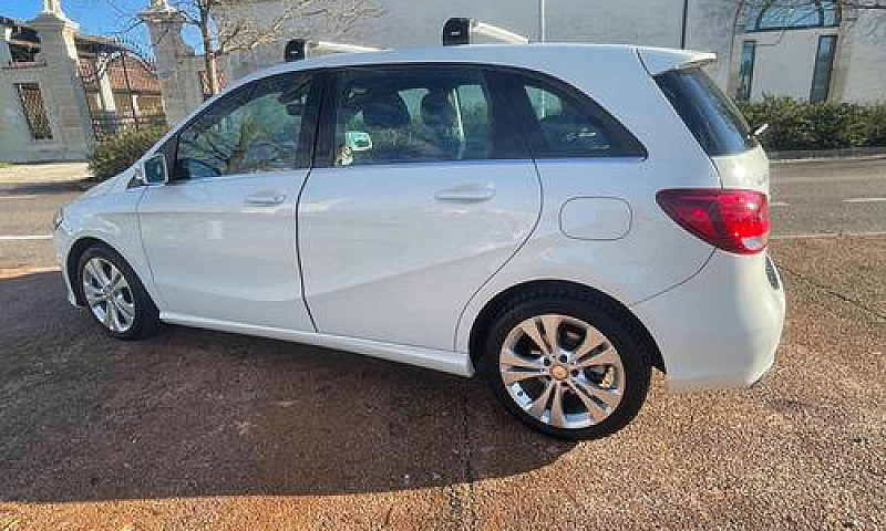 Mercedes-Benz B 200....