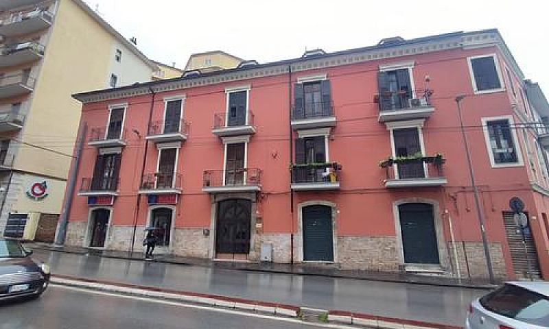 3 Locali Con Terrazz...