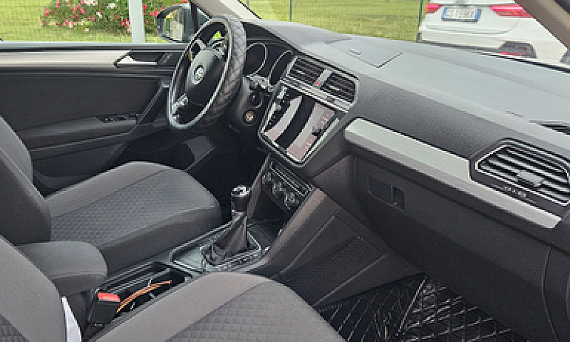 Volkswagen Tiguan 1....