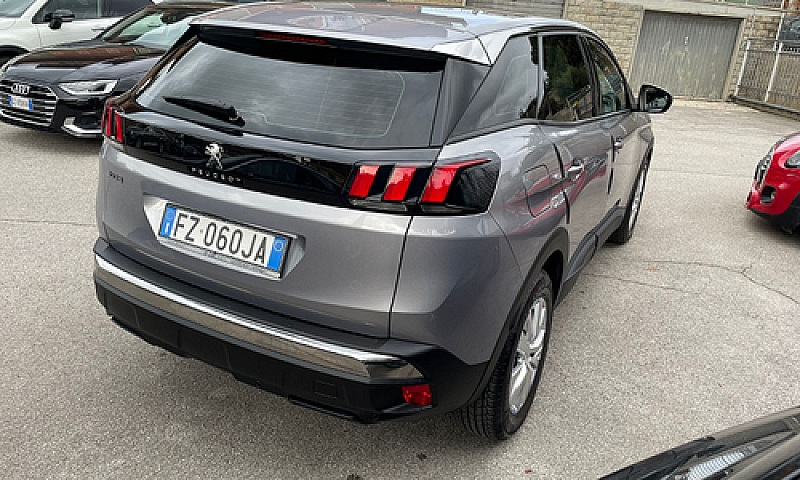 Peugeot 3008...