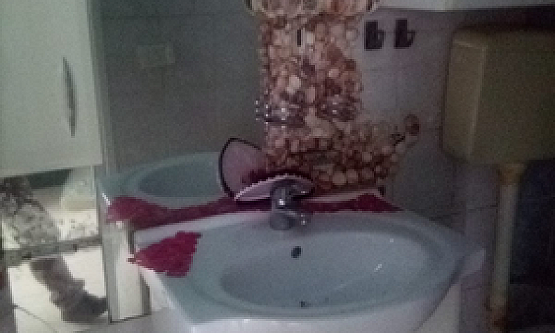 Bilocale Con Bagno, ...