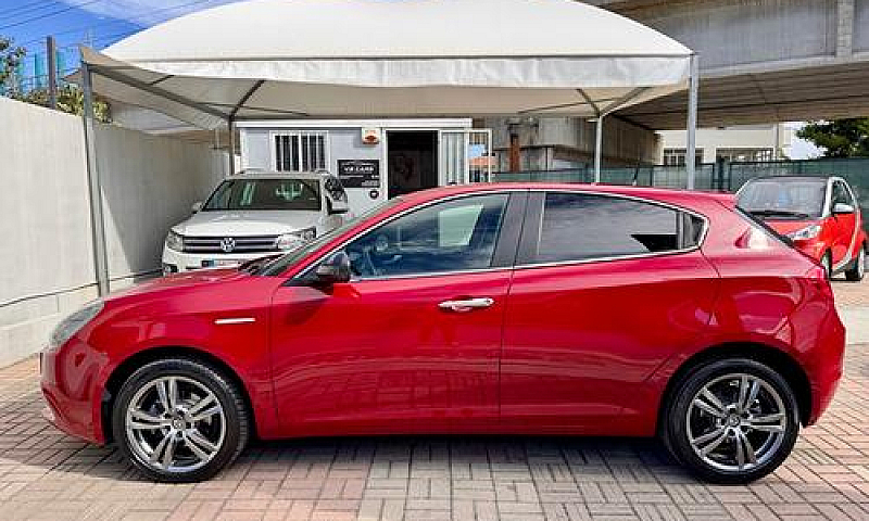 Alfa Romeo Giulietta...