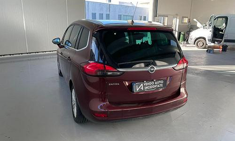 Opel Zafira Tourer 1...