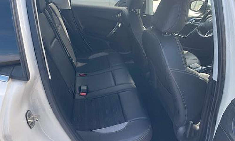 Peugeot 2008 1.6 E-H...