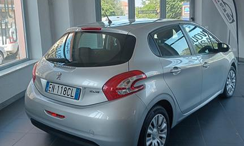 Peugeot 208 1.4 Hdi ...