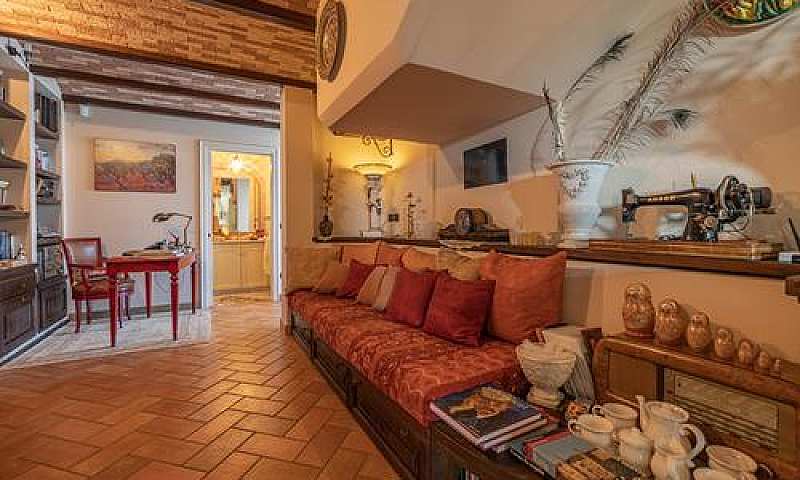 Villa Indipendente D...