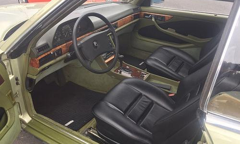 Mercedes Benz Coupe ...