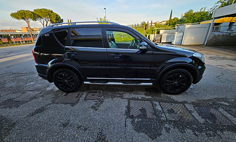 Rexton W 4X4 7 Posti...