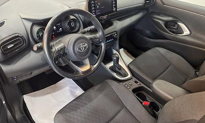 Toyota Yaris 1.5 Hyb...