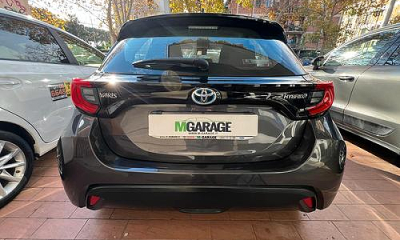 Toyota Yaris 1.5 Hyb...