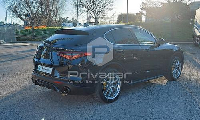 Alfa Romeo Stelvio 2...