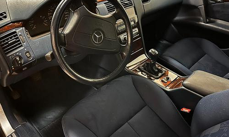 Mercedes-Benz E 250 ...