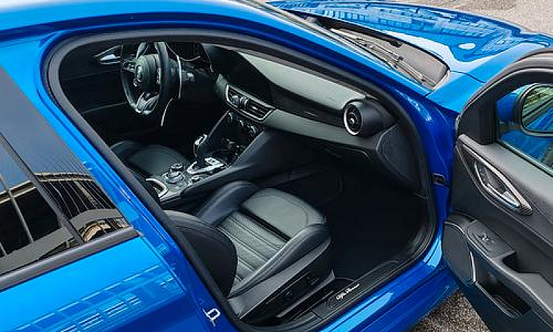 Alfa Romeo Giulia Ve...