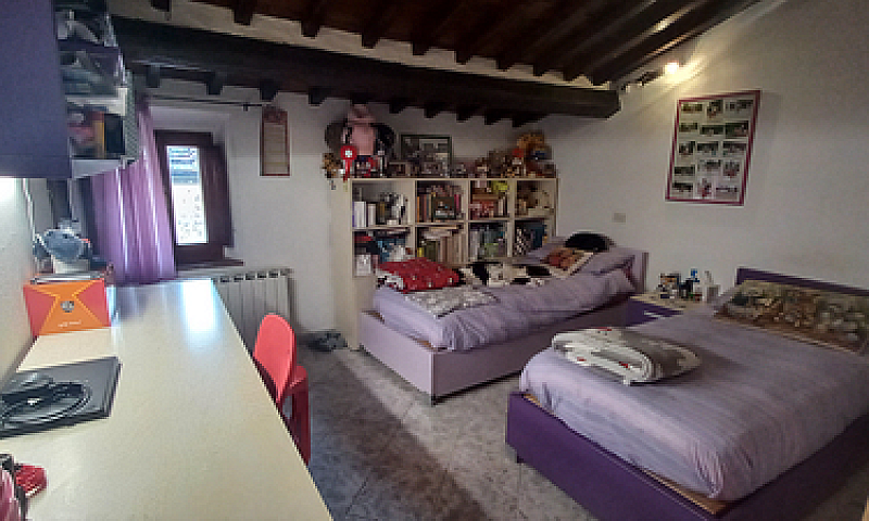 Appartamento A Figli...