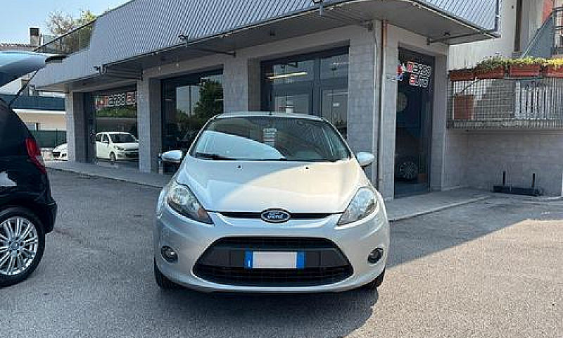 Ford Fiesta 1.2 Benz...