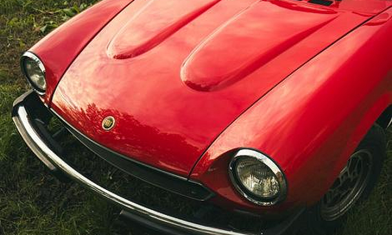 Fiat 124 Spider Amer...