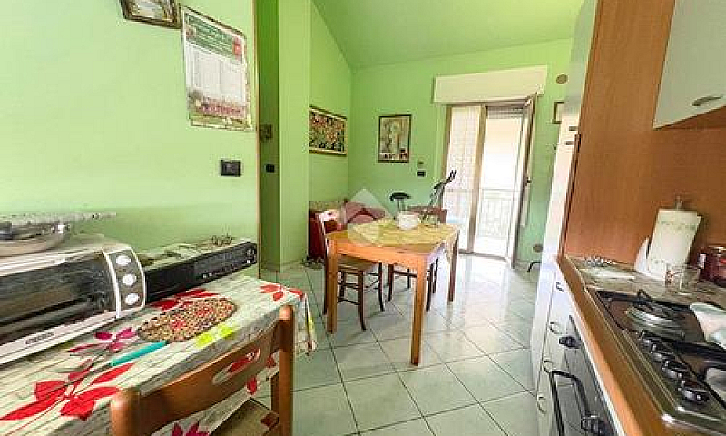2 Locali A San Mauri...