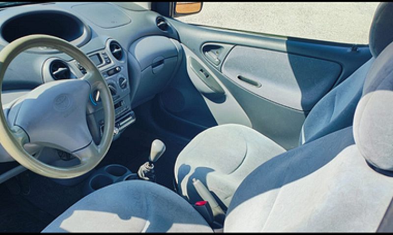 Toyota Yaris 1.0 Sol...