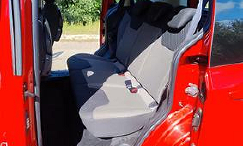 Ford Turneo Courier...
